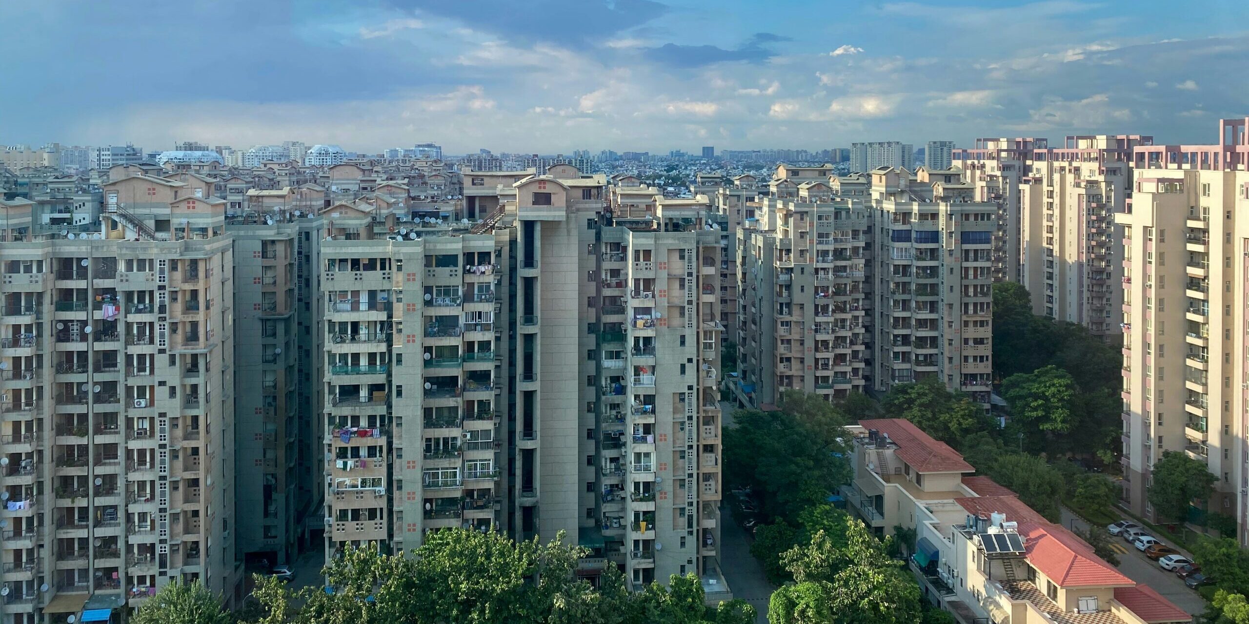 unkknown-traveller-IyfFpen2SmA-unsplash